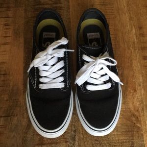 Vans Low Top Sneakers